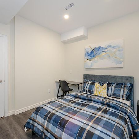 Private Basement Bedrooms In Оквилль Экстерьер фото